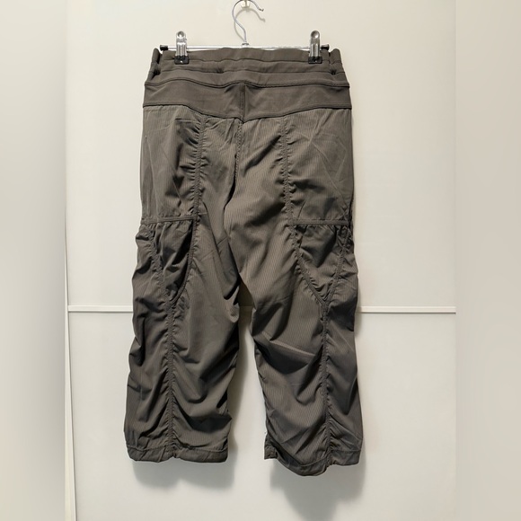 Lululemon 🍋 Dance Studio Crop in Coal - Picture 7 of 8